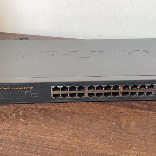 可维修TP- LINK TL- SL 1226交换机，24+2G千议价
