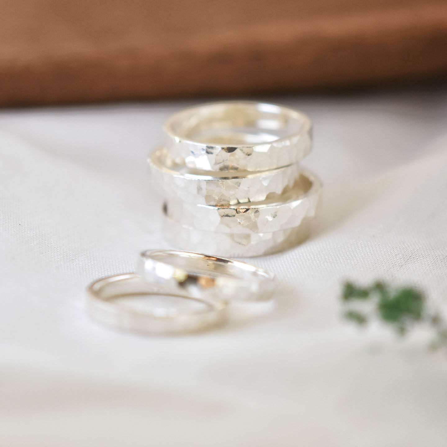 碎光手工锤纹足银999戒指情侣对戒男女手工个性纯银食指纪念礼物