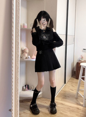 西洋果子原创黄昏情书露肩修身短款卫衣少女甜辣上衣显瘦秋冬黑色