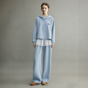 洋气减龄运动套装女2026春新款超火蕾丝拼接卫衣阔腿裤休闲两件套