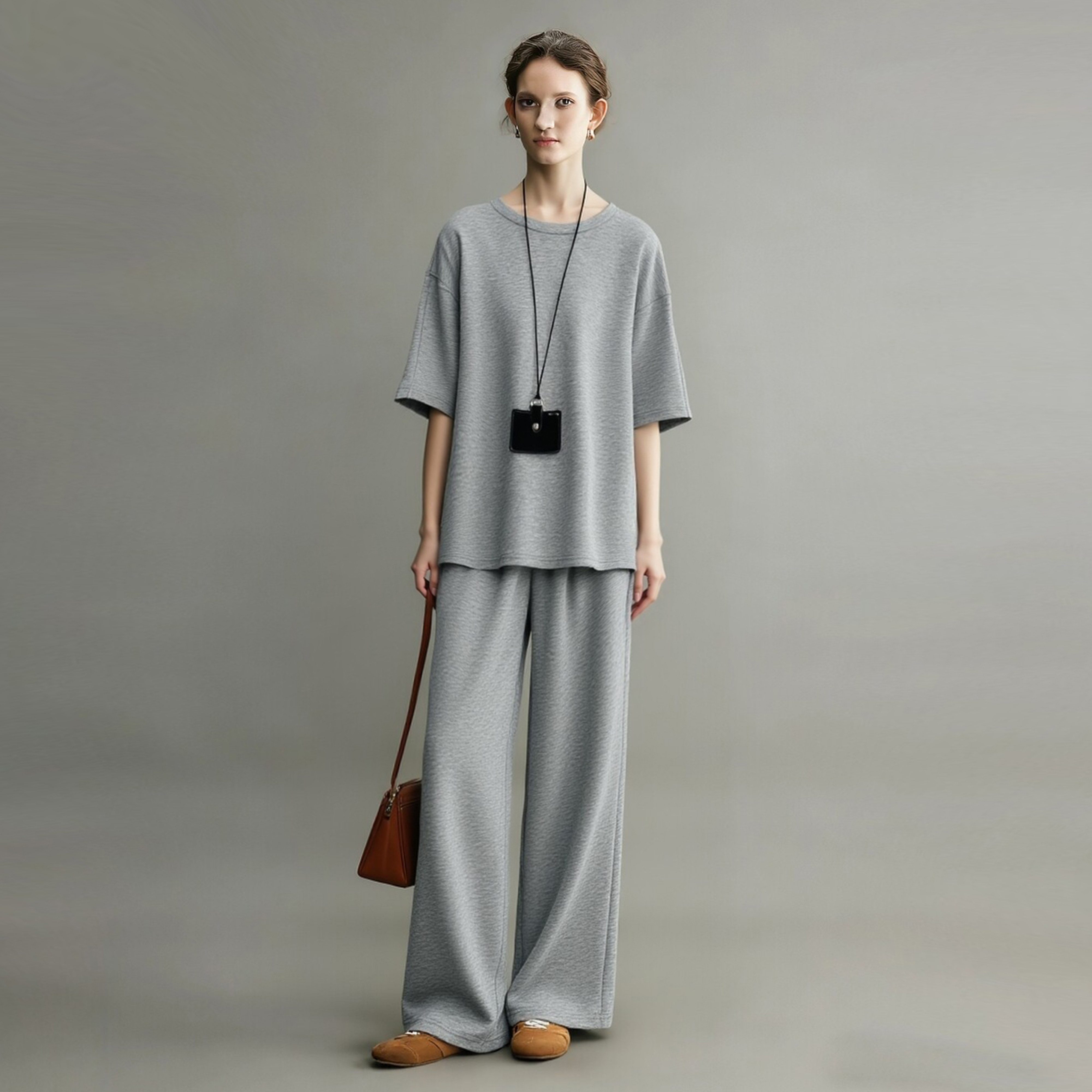 慵懒风运动套装女2026夏天减龄穿搭灰色开叉短袖阔腿裤休闲两件套