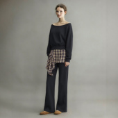 两件套 女2026年早春运动休闲风一字肩卫衣微喇裤 绝美巨好看 套装