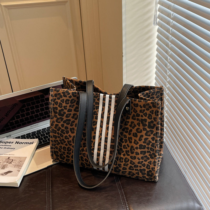 豹纹包包女2026新款百搭韩系帆布袋托特包大容量单肩包休闲斜挎包