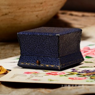 SOLD【庭院西洋老物收藏】Vintage古董老皮革首饰盒英国古戒指盒