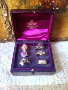 SOLD Antique西洋古董真皮戒指盒Multi-Ring Box，稀有古董小宝箱