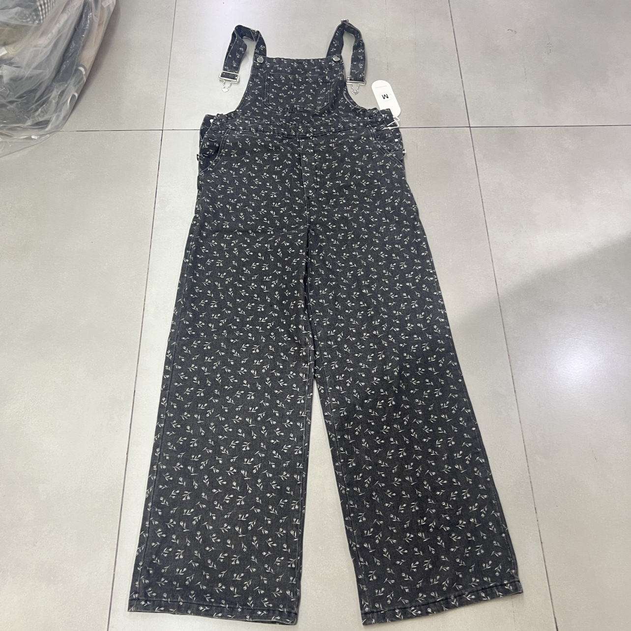 韩国东大门2025秋款碎花牛仔背带裤女气质减龄高腰显瘦连体裤长裤