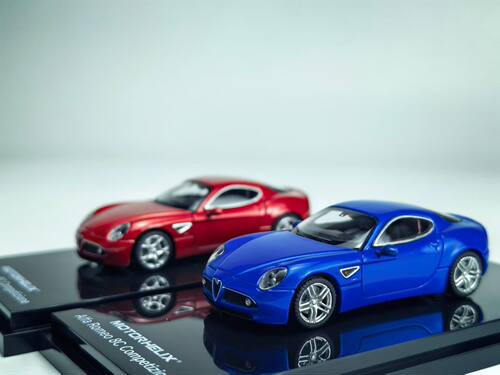 [现货]MH MOTORHELIX 1:64 阿尔法罗密欧8C Competizione合金模型