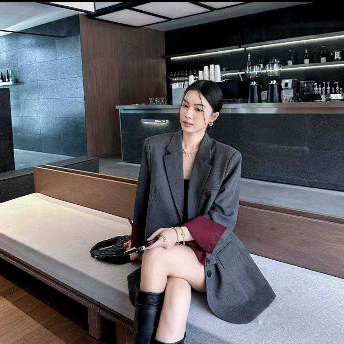 撞色高级感春季休闲外套女2025新款韩版设计时尚百搭上衣拼接西服