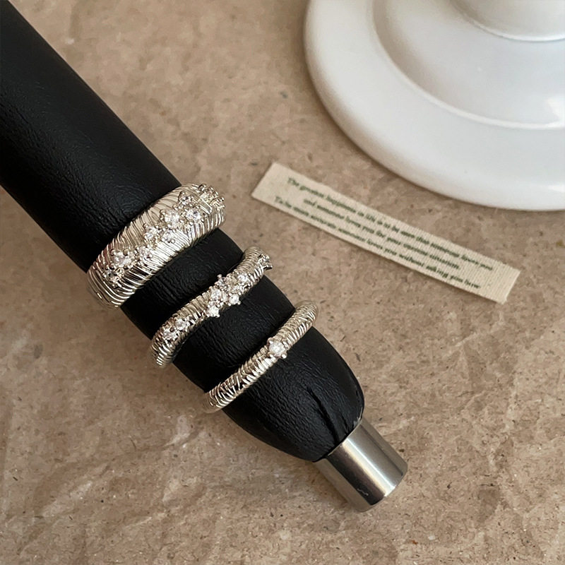 冷淡风拉丝条纹碎钻银色戒指女小众设计感个性独特时尚指环戒子