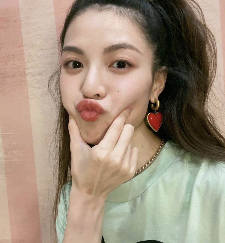 钟楚曦同款港风红色爱心耳环做旧夸张个性圆圈耳坠桃心耳饰银针