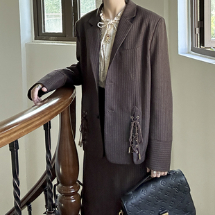 软软的露西 -总裁姐姐- 气质老钱风高质感原创美拉德西装条纹外套