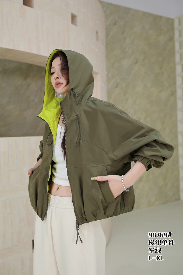 慕格轻奢品牌休闲卫衣女26年春新款军绿色梭织连帽单件外套正品