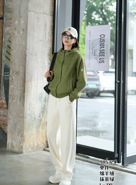 慕格轻奢品牌休闲加绒卫衣女25年秋冬新款黑色连帽加大保嗳单上衣