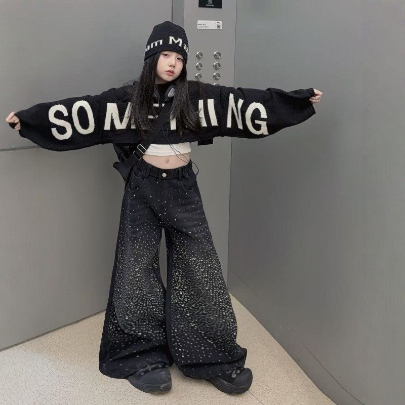 女童2026春冬款新款时尚字母针织毛衣打底衫烫钻牛仔裤阔腿裤套装
