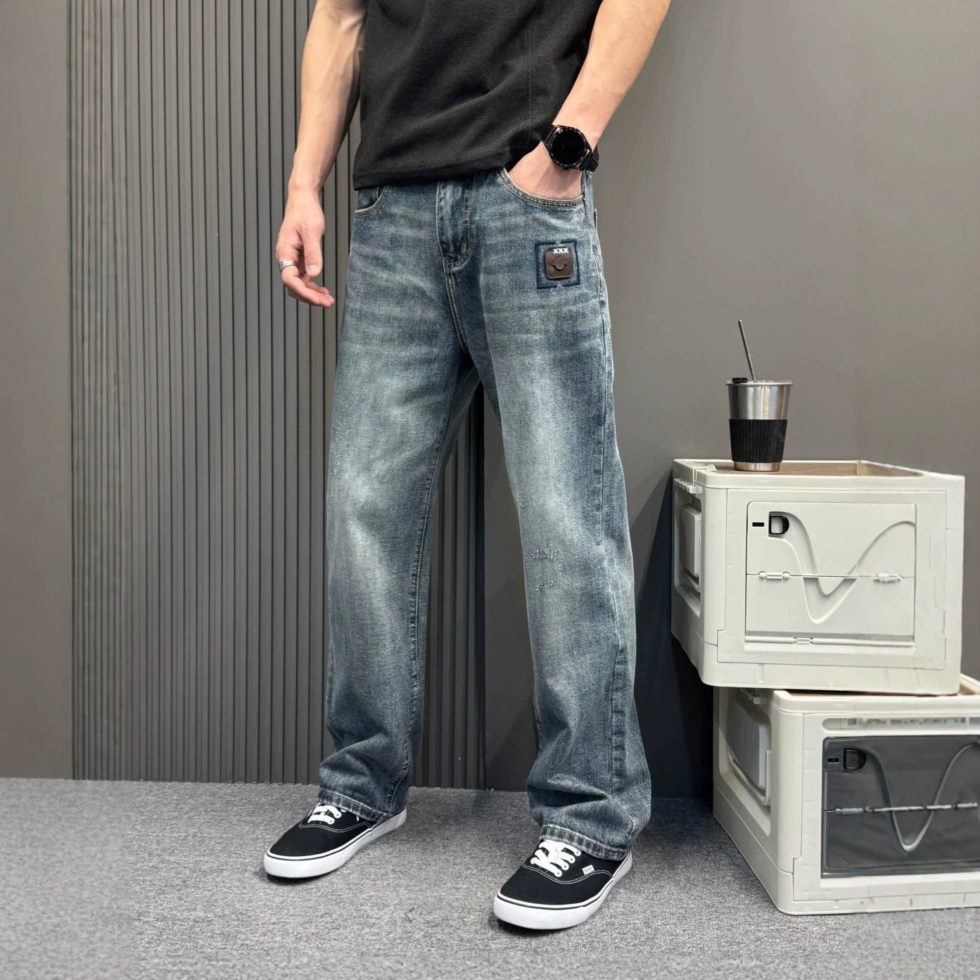 日系浅蓝水洗牛仔裤男款宽松直筒阔腿简约小标四季款百搭休闲长裤