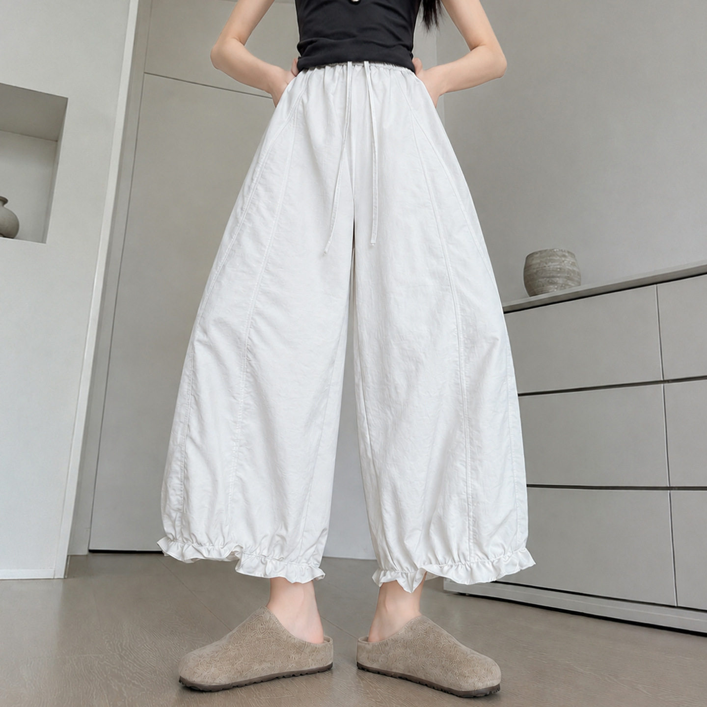 白色花苞裤女夏薄款2026新款小个子宽松九分灯笼花边冰丝阔腿裤子