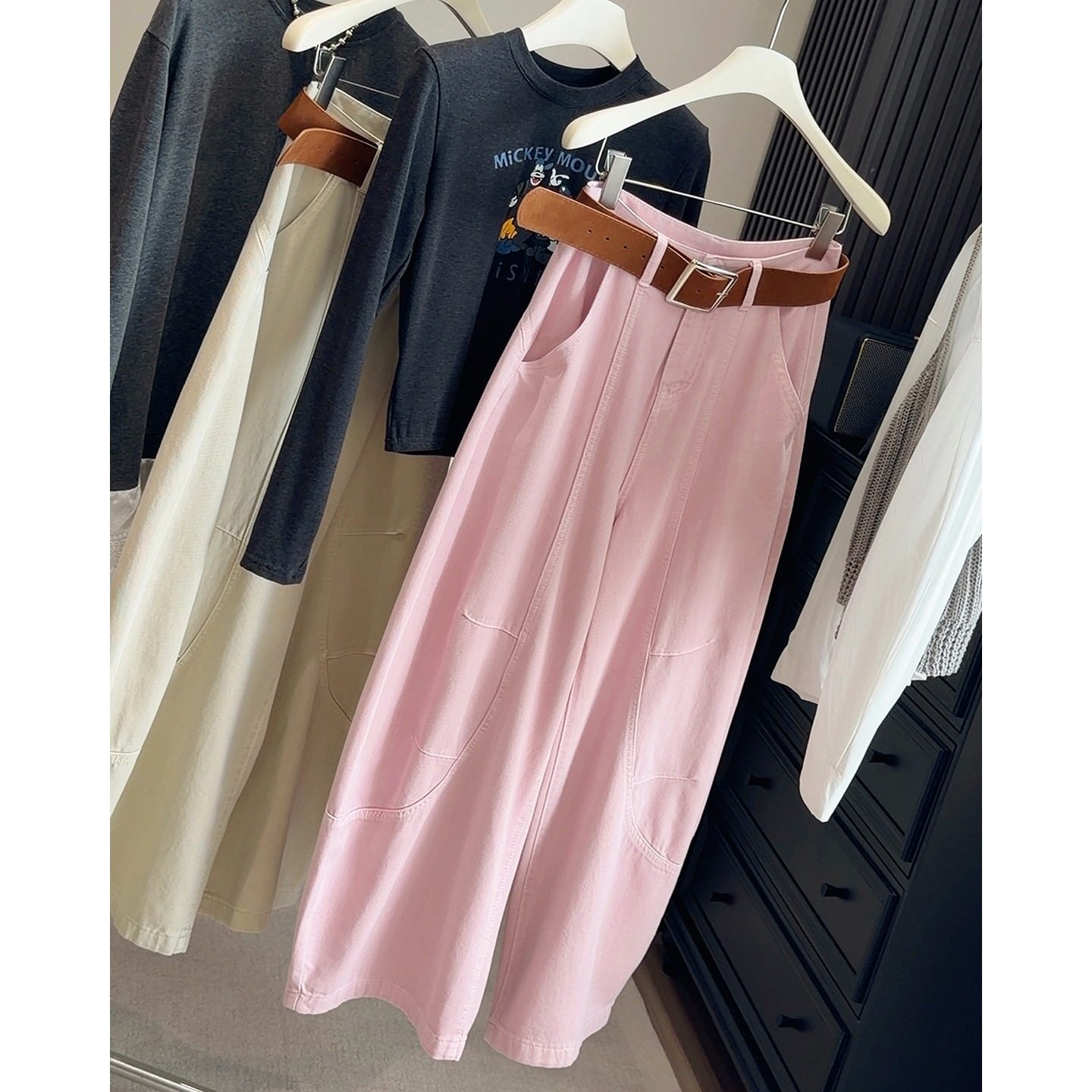 粉色工装阔腿弯刀牛仔裤女春新款2026宽松bf慵懒风显瘦拖地镰刀裤