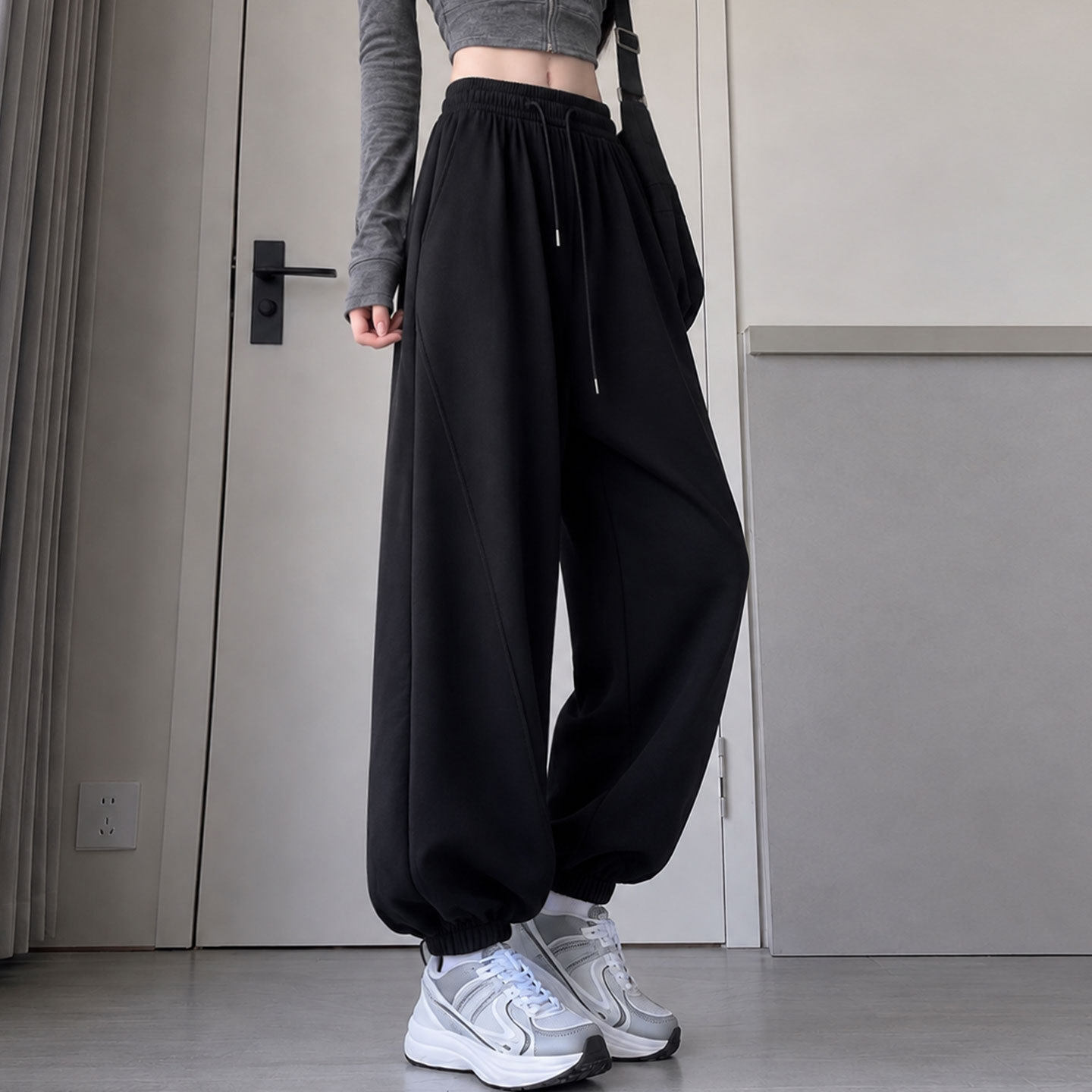 黑色运动裤女秋季2026新款大码宽松显瘦小个子束脚卫裤休闲哈伦裤