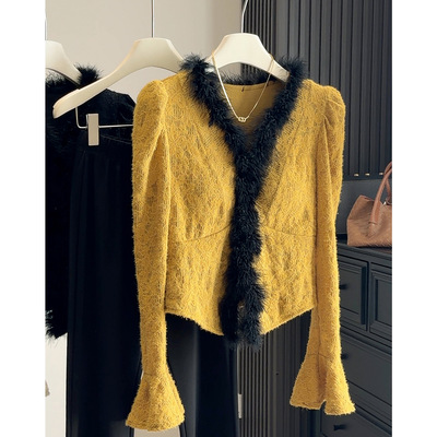 法式气质喇叭袖毛绒带胸垫蕾丝衫女秋冬加绒加厚收腰内搭打底上衣