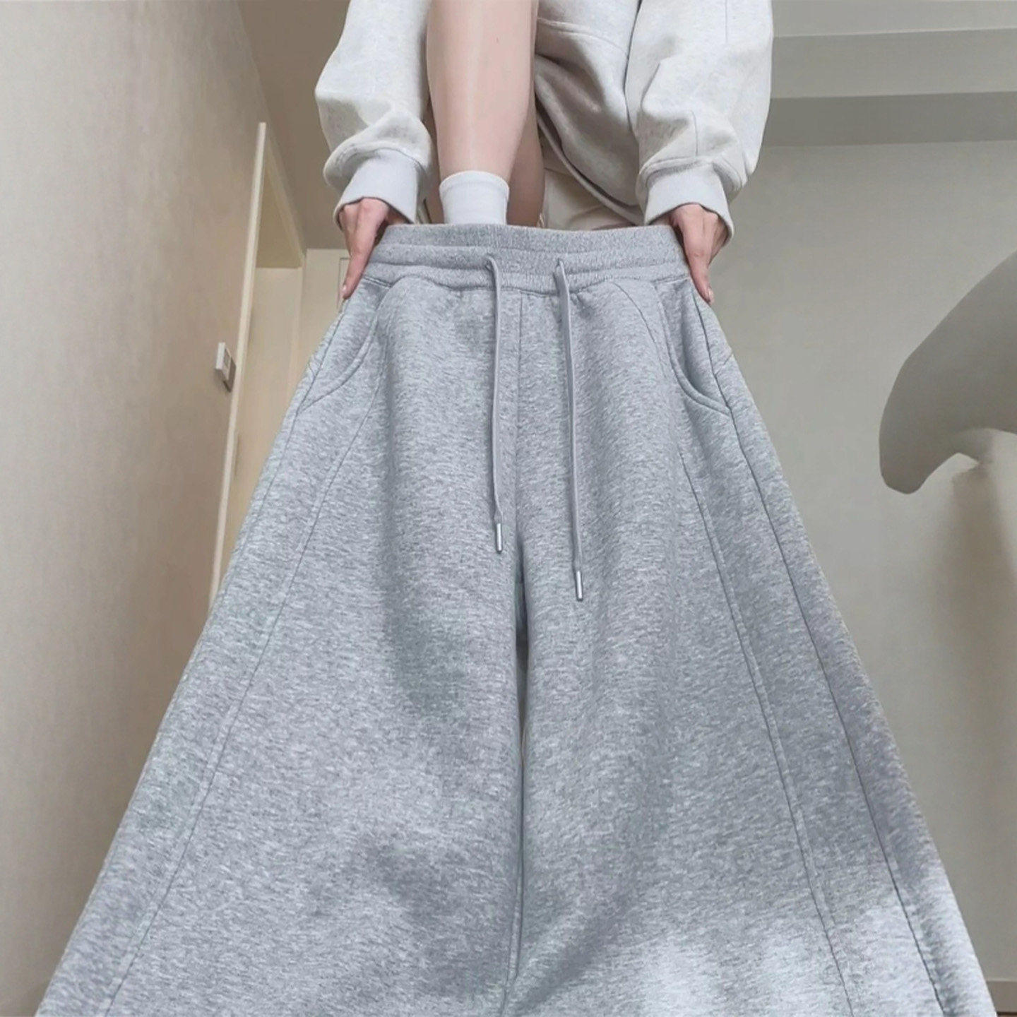 灰色运动裤子女春秋2026新款今年高腰阔腿裤宽松直筒休闲香蕉卫裤
