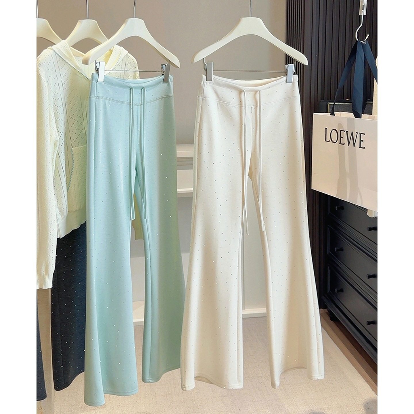 闪闪烫钻糯米阔腿微喇裤女春季2026新款高腰垂感抽绳慵懒运动裤子,女装/女士精品,休闲裤,淘宝优惠券,粉丝福利购,淘宝优惠卷