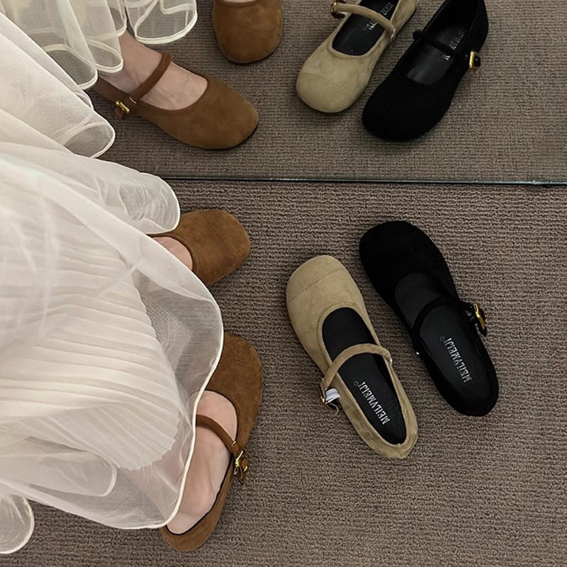 复古平底玛丽珍鞋配裙子2026新款绒面黑色浅口软底单鞋女舒适女鞋