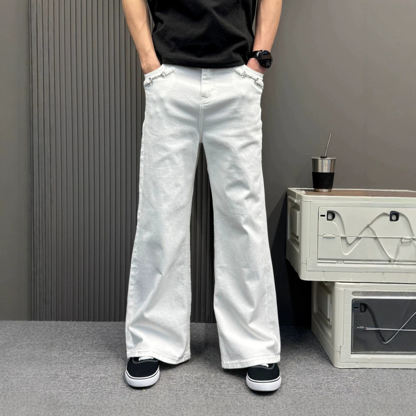 痞帅风白色直筒牛仔裤男生宽松垂感微喇金属扣装饰四季百搭拖地裤