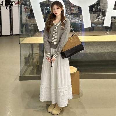 垂坠感白色半身裙女2026新款秋冬高腰a字半裙毛绒蕾丝针织蛋糕裙