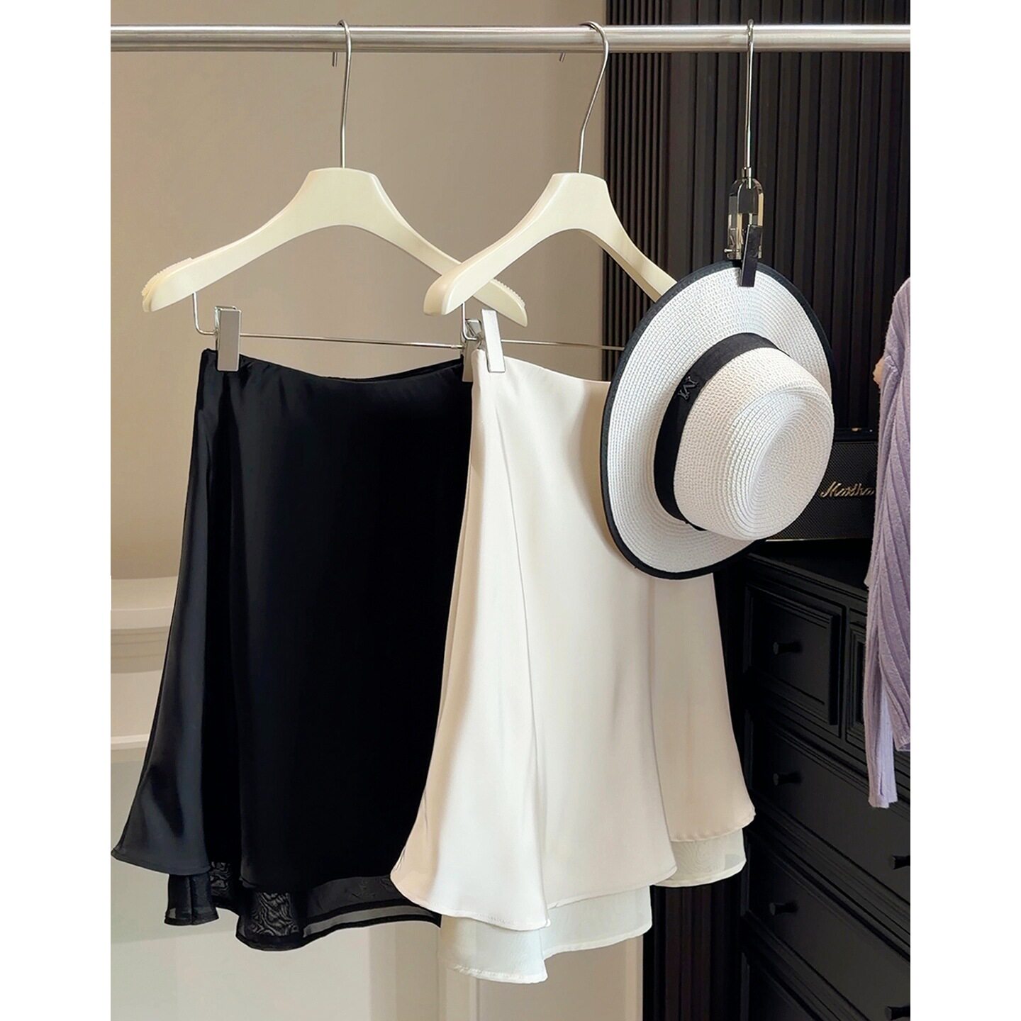 轻奢醋酸缎面朦胧感拼纱中裙女春夏2026新款松紧腰垂感百搭半身裙