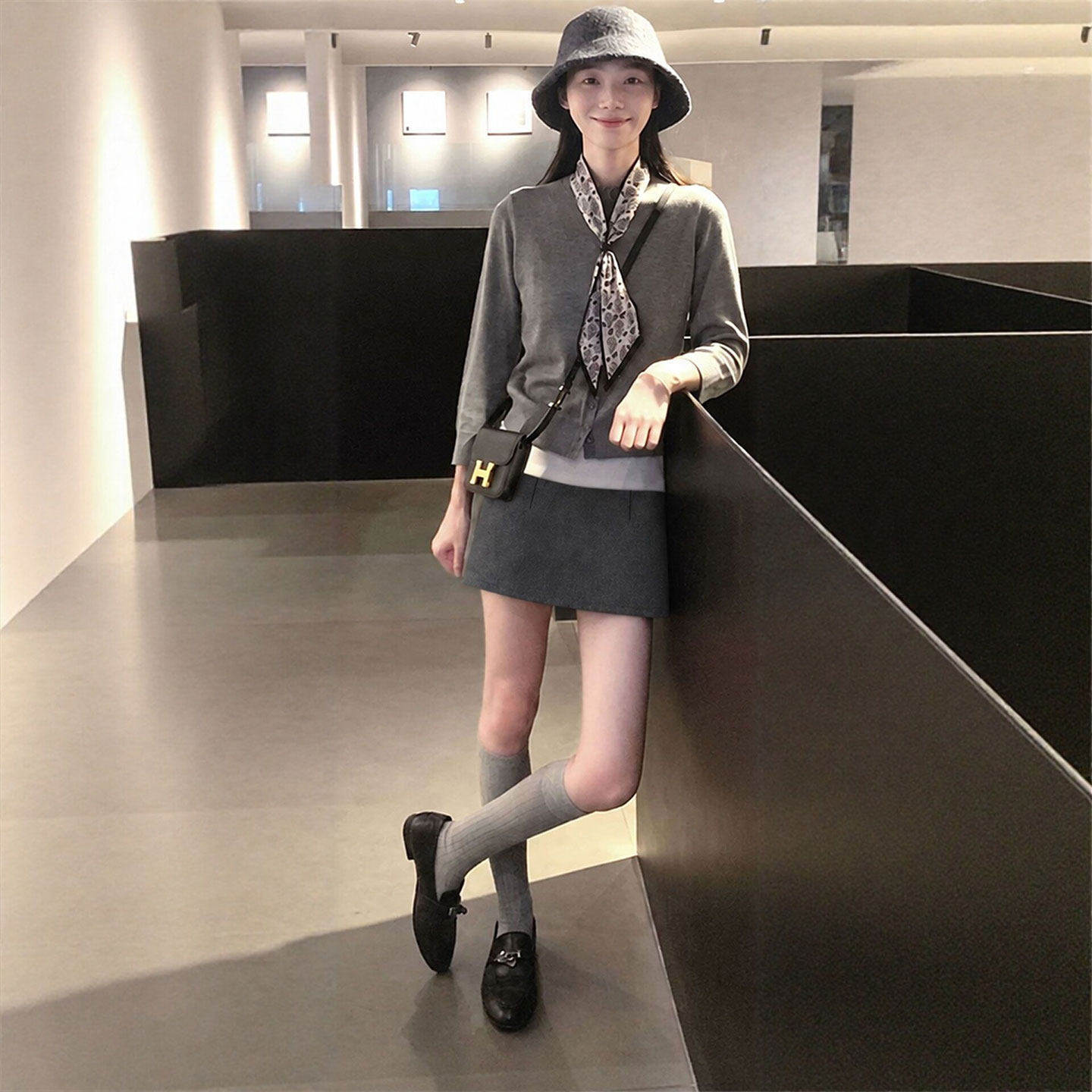 毛呢西装短裙女2026新款秋冬灰色防走光a字半裙小个子羊毛包臀裙