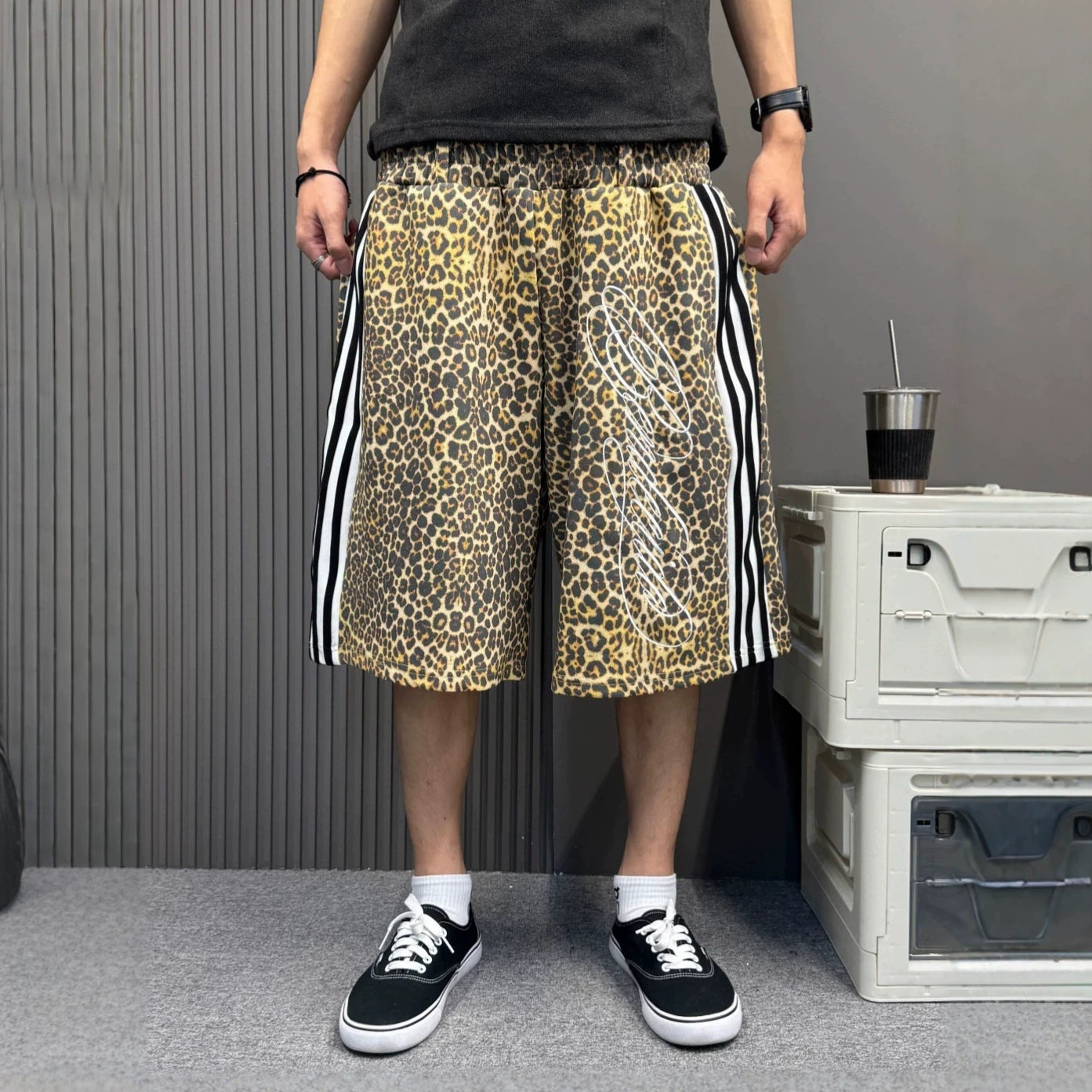 男士夏季豹纹针织短裤花体字印花高街宽松休闲五分运动裤子