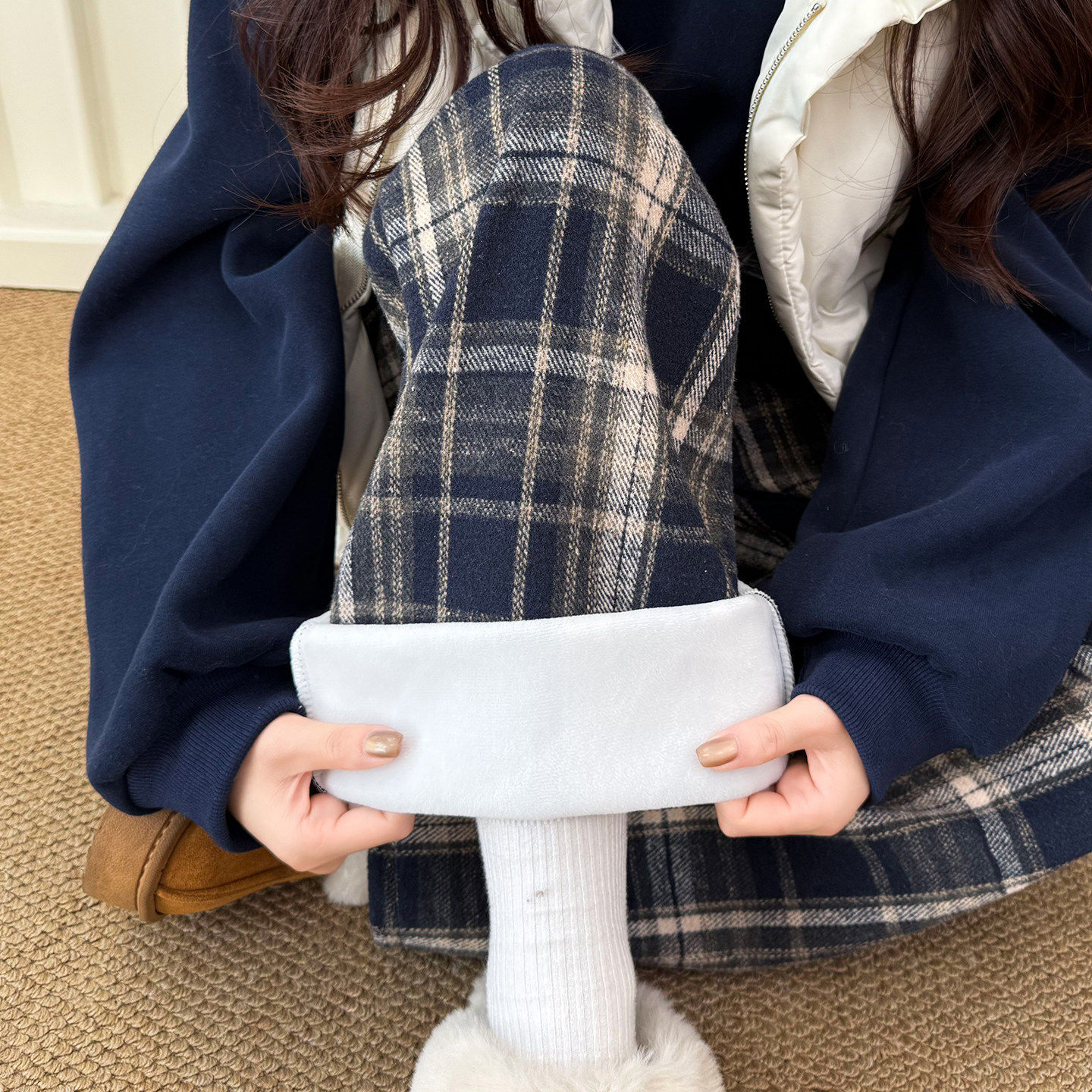 格子加绒裤子女2026新款秋冬季加厚棉裤藏青色直筒毛呢窄版阔腿裤