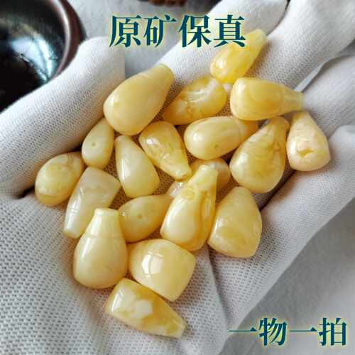 一体三通鸡油黄白花天然佛头隔珠