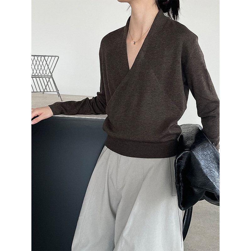 秋季老钱风v领羊毛上衣女