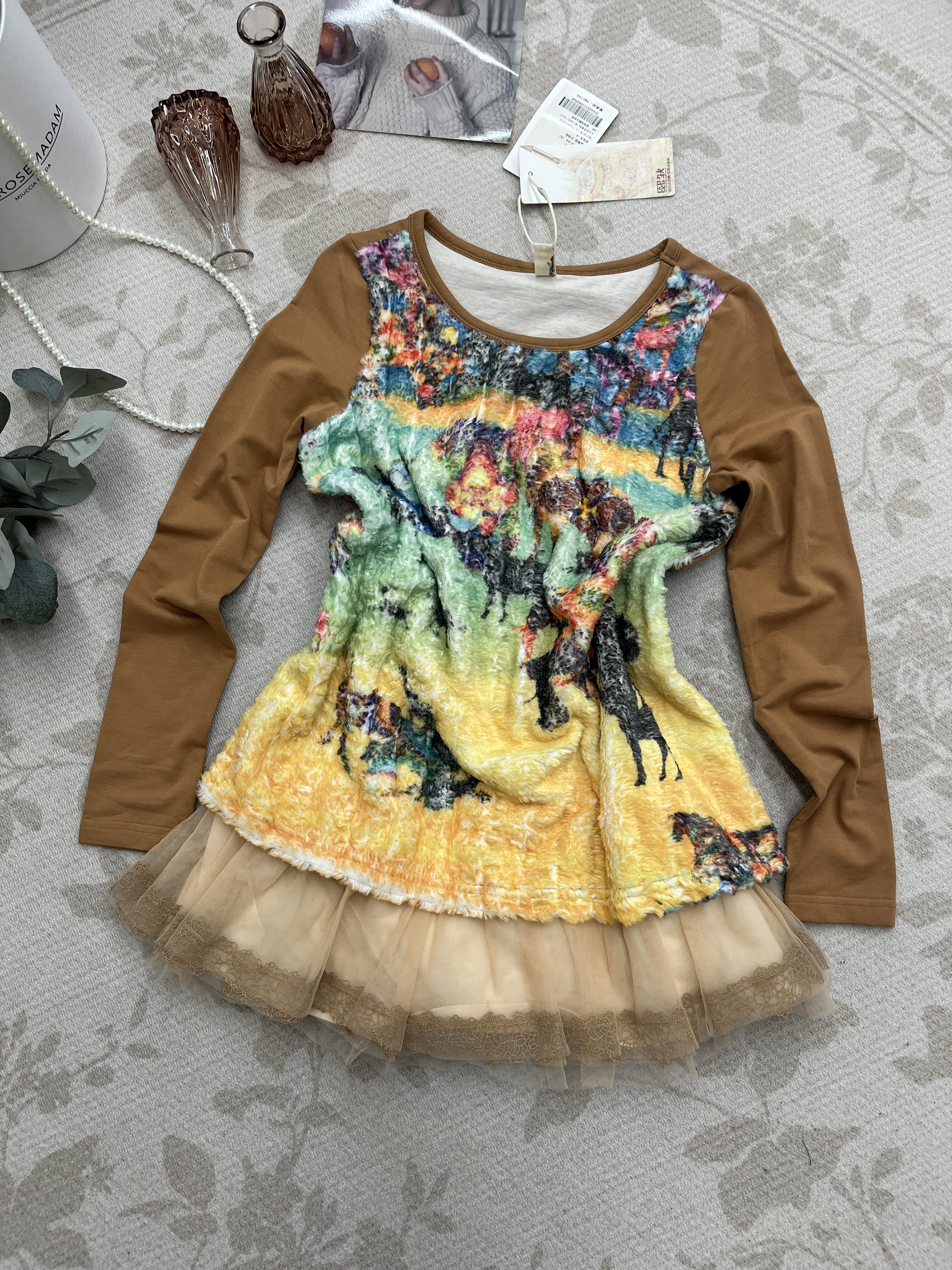 N49D3-XJ4420 高品质新款百搭圆领复古印花拼网纱裙摆减龄上衣