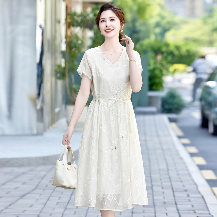 2025年夏季新款连衣裙显身材女装大码街拍休闲薄款裙子包邮