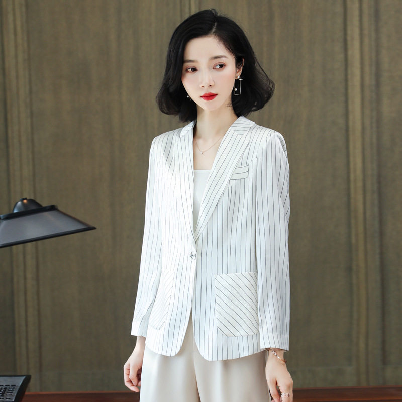 条纹真丝小西装外套女2025秋冬新款休闲缎面长袖修身西服上衣