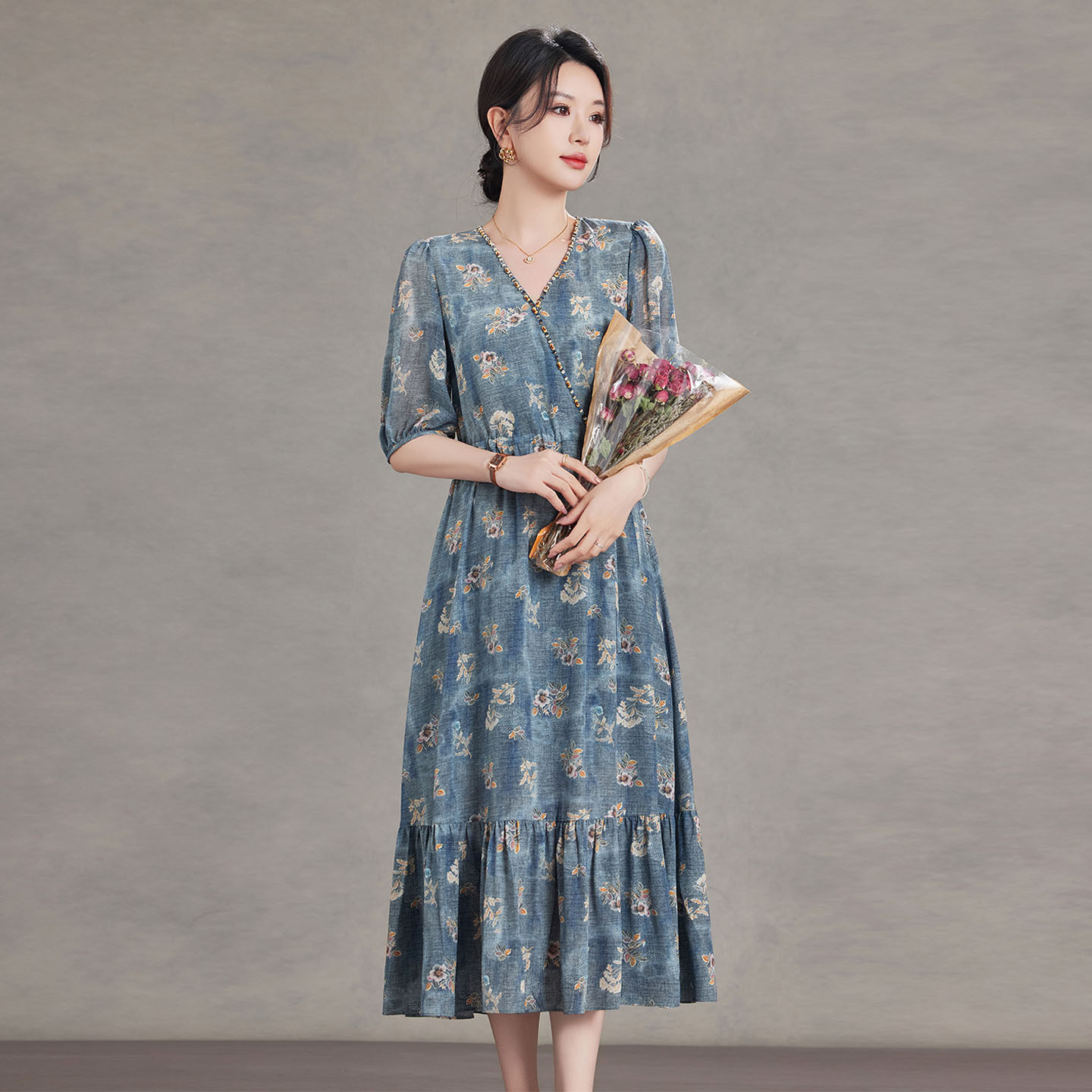 中年妈妈真丝连衣裙女士2026夏装印花显瘦长裙过膝高定桑蚕丝裙子