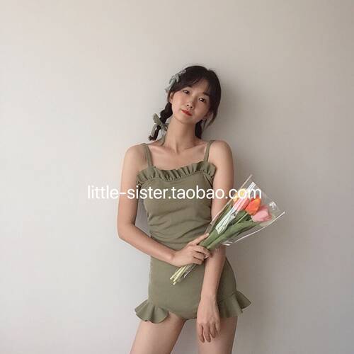 甜美纯色耳边遮肚乳显保守简约
