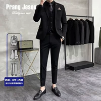 Черный жилет, штаны, рубашка, галстук, галстук-бабочка