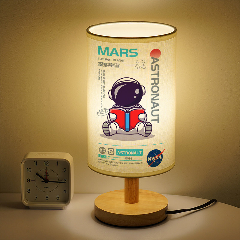 宇航员床头灯创意高级感小夜灯男生卧室个性创意网红小台灯可调节