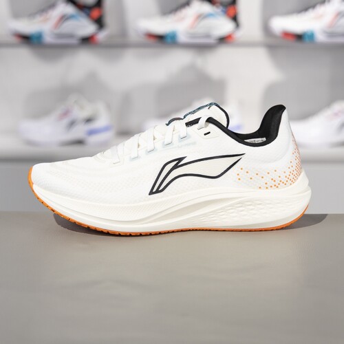 李宁男子跑鞋减震回弹