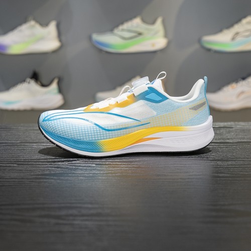 李宁四季通用减震透气童跑步鞋