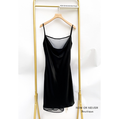 现货折扣 Resonance 绸缎感吊带连衣裙