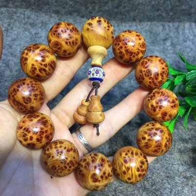 高油性雀眼念珠一物一拍崖柏手串