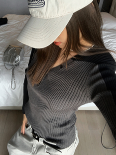 纽扣设计感轻熟V领显瘦百搭针织毛衣内搭打底衫 洛边 撞色拼接