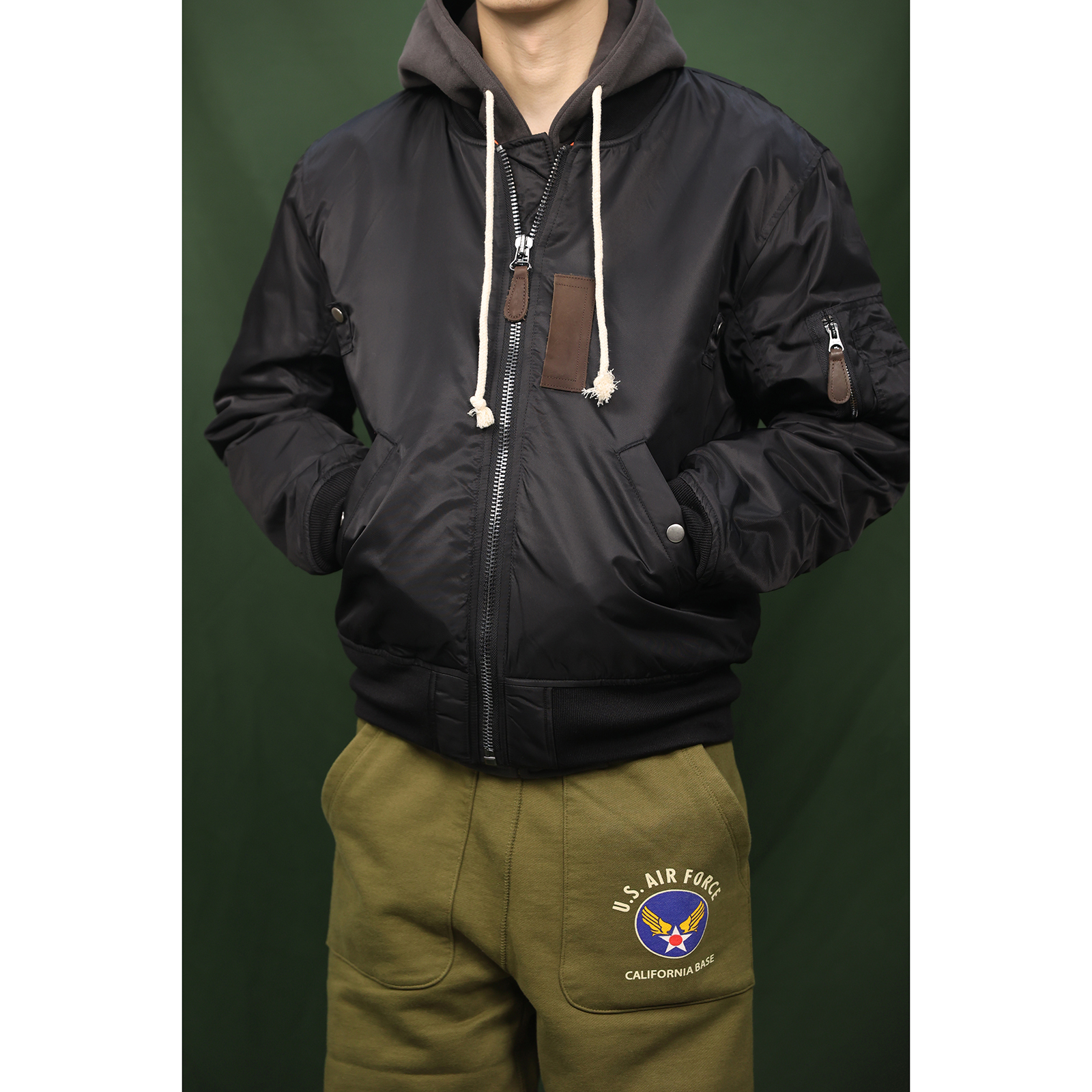 MA-1夹棉防水尼龙短款棉服