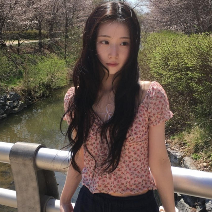 韩国代购直邮2026夏Daybin法式甜美风碎花泡泡袖方领修身显瘦短袖