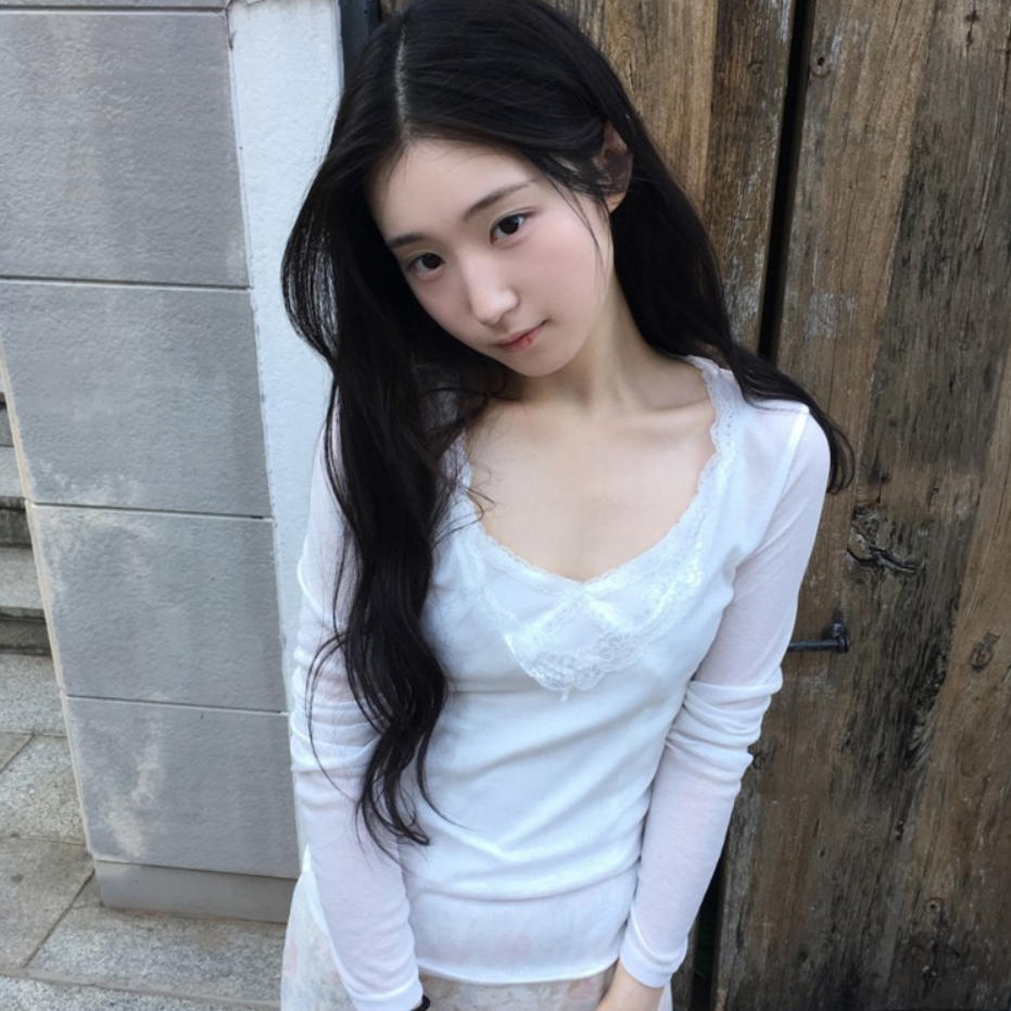 韩国代购直邮2026秋Daybin百搭蕾丝V领长袖T恤女收腰显瘦打底上衣