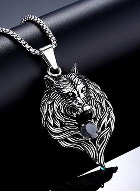 新款外贸挂配饰品个性霸气狼钛钢铸造镶钻吊坠潮男女士项链毛衣链